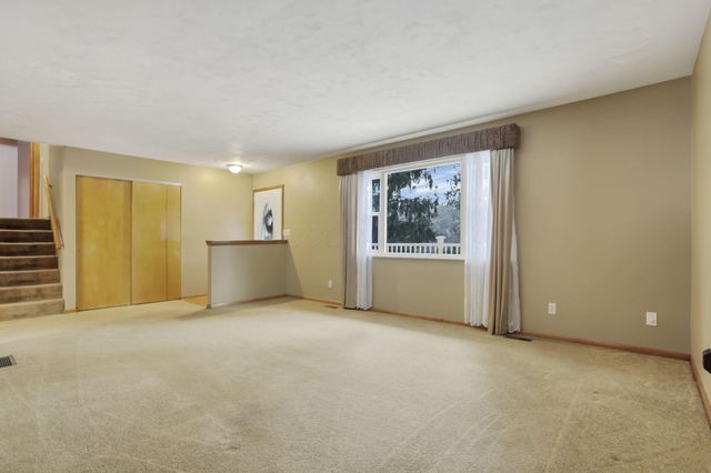 3832 Fallsburg Road NE, Newark, OH 43055