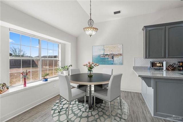 858 Quail Hollow Drive, Weslaco, TX 78596