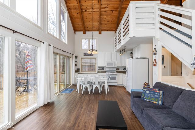 7232 Birch Drive, Nineveh, IN 46164