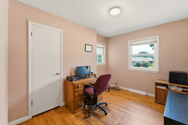 4032 Manor Lane, Des Moines, IA 50310