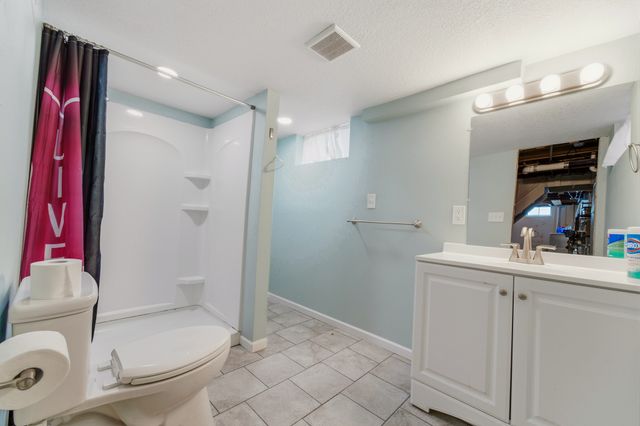 4032 Manor Lane, Des Moines, IA 50310