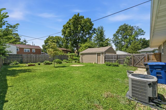 4032 Manor Lane, Des Moines, IA 50310