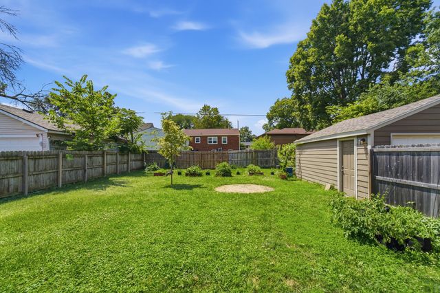 4032 Manor Lane, Des Moines, IA 50310