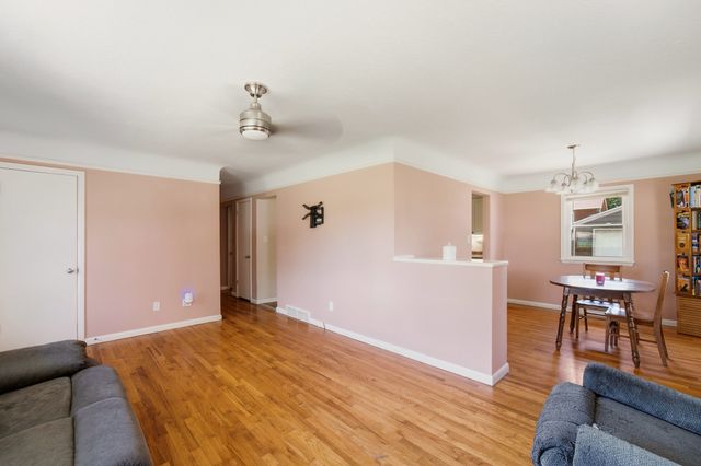 4032 Manor Lane, Des Moines, IA 50310