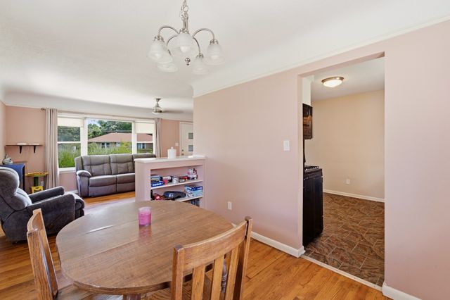 4032 Manor Lane, Des Moines, IA 50310