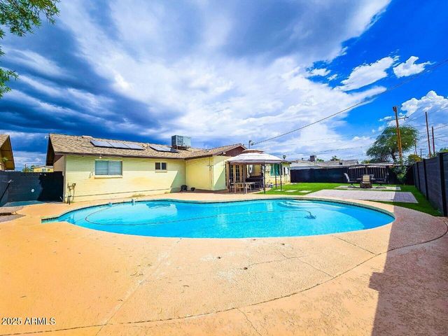 3701 W ECHO Lane, Phoenix, AZ 85051