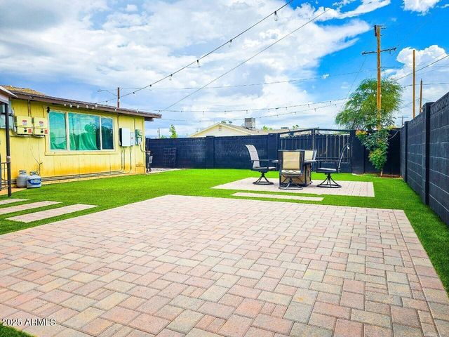 3701 W ECHO Lane, Phoenix, AZ 85051