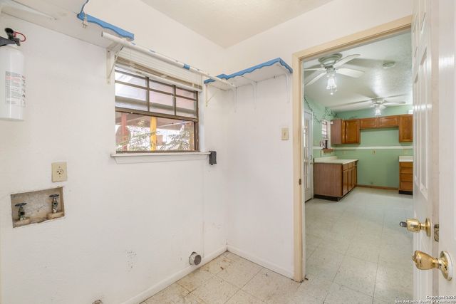 238 W Petaluma Blvd, San Antonio, TX 78221