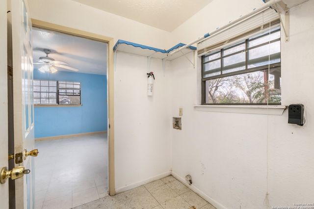 238 W Petaluma Blvd, San Antonio, TX 78221