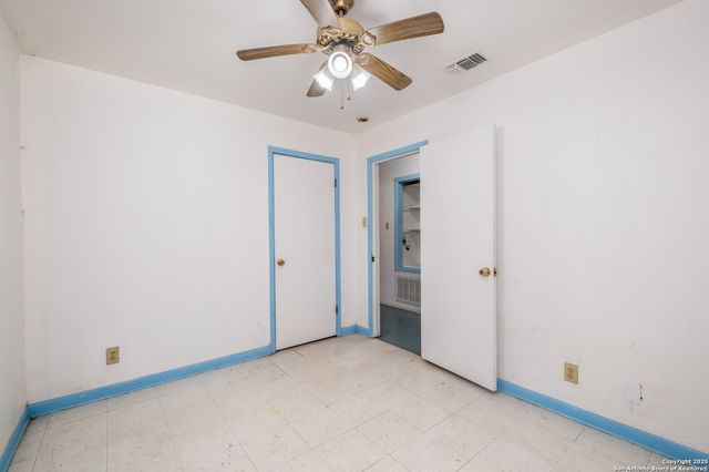 238 W Petaluma Blvd, San Antonio, TX 78221