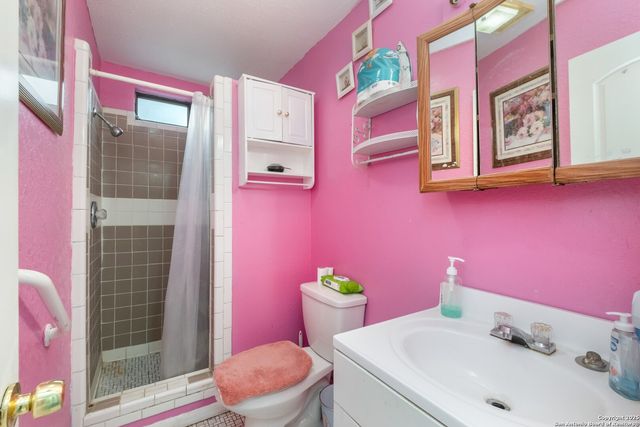 238 W Petaluma Blvd, San Antonio, TX 78221