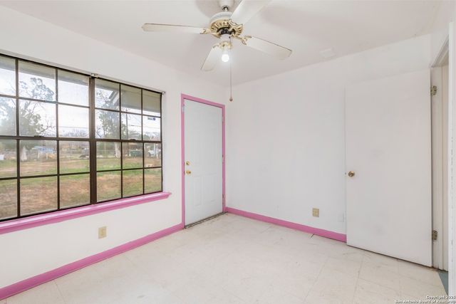 238 W Petaluma Blvd, San Antonio, TX 78221