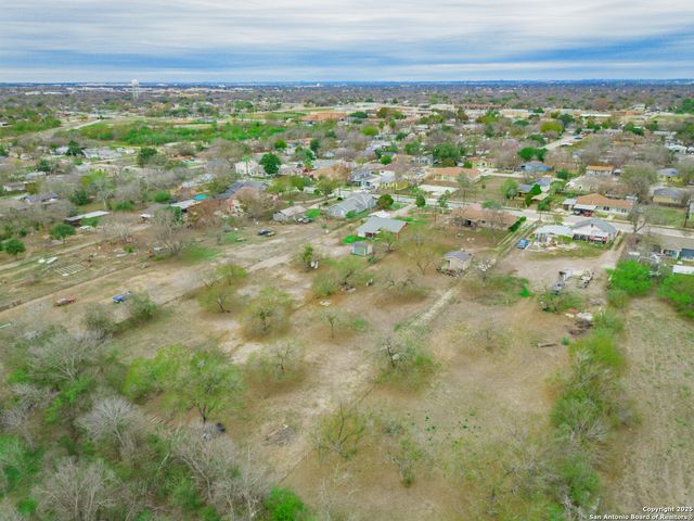 238 W Petaluma Blvd, San Antonio, TX 78221