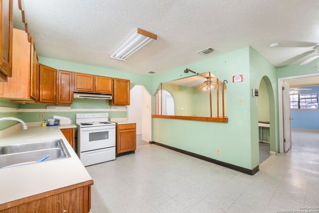 238 W Petaluma Blvd, San Antonio, TX 78221