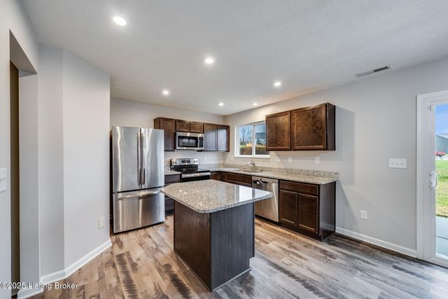 123 Eagles Crest Ct, Mt Washington, KY 40047