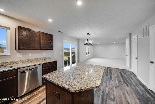 123 Eagles Crest Ct, Mt Washington, KY 40047