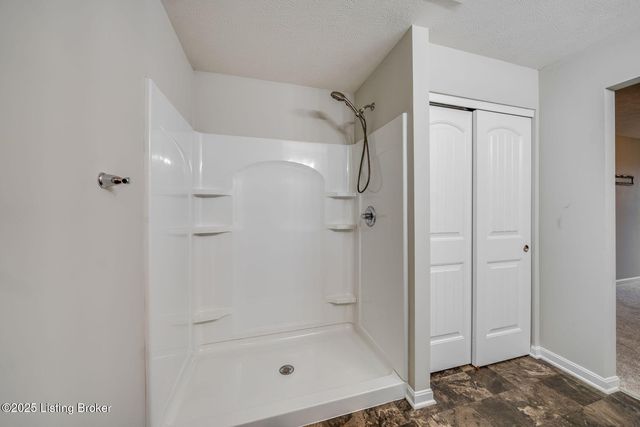 123 Eagles Crest Ct, Mt Washington, KY 40047