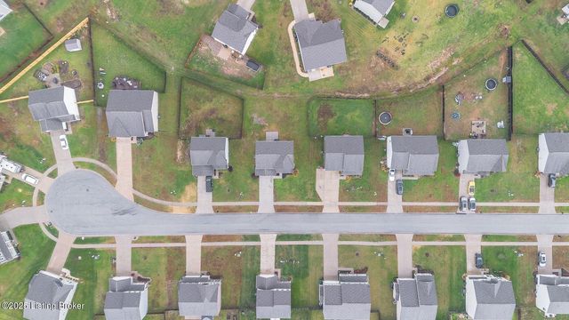 123 Eagles Crest Ct, Mt Washington, KY 40047