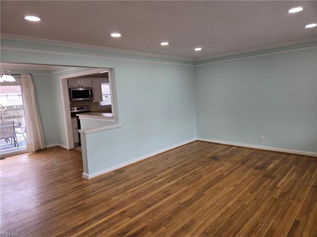 1831 Branchwood ST, Norfolk, VA 23518