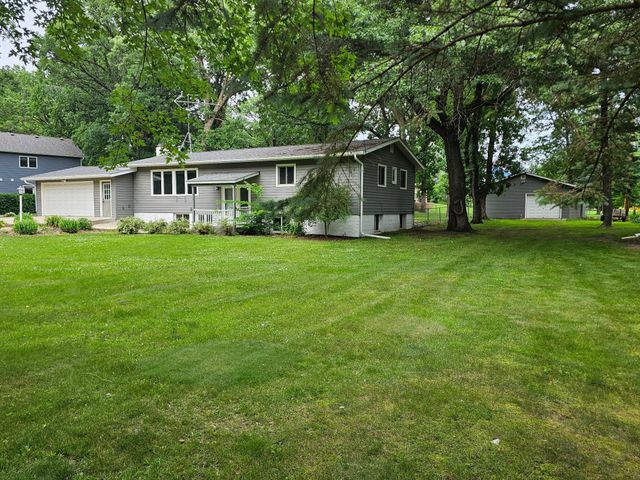 212 8th Avenue N, Sartell, MN 56377