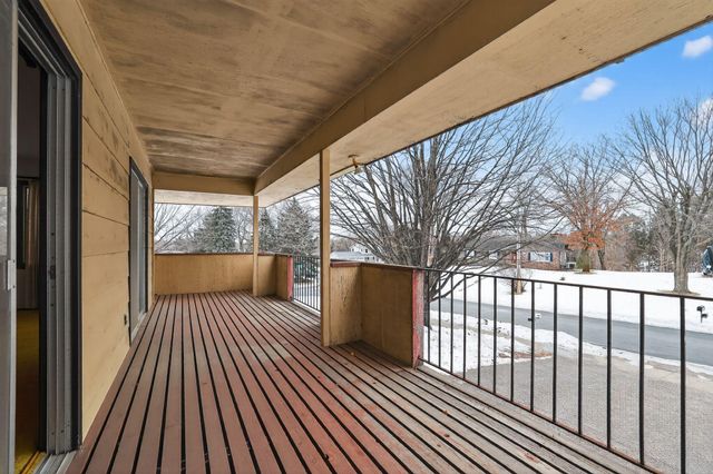 8730 Summit Drive, Eden Prairie, MN 55347