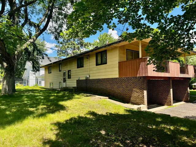 8730 Summit Drive, Eden Prairie, MN 55347