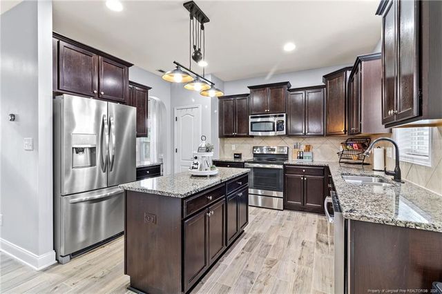 121 Colonist Place, Cameron, NC 28326