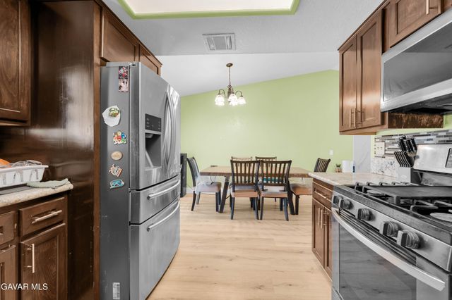 10004 E Avenue R 14, Littlerock, CA 93543