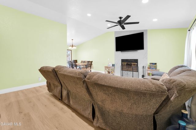 10004 E Avenue R 14, Littlerock, CA 93543
