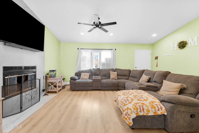 10004 E Avenue R 14, Littlerock, CA 93543