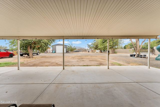 10004 E Avenue R 14, Littlerock, CA 93543