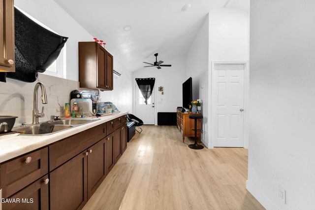 10004 E Avenue R 14, Littlerock, CA 93543