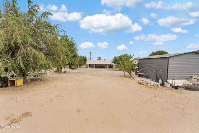 10004 E Avenue R 14, Littlerock, CA 93543
