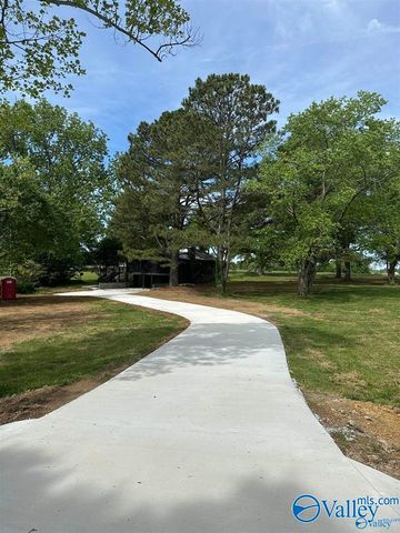 747 W Harrelson Circle, Crossville, AL 35962