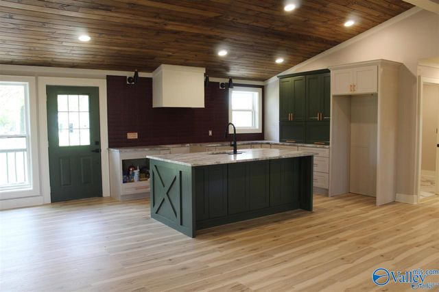 747 W Harrelson Circle, Crossville, AL 35962