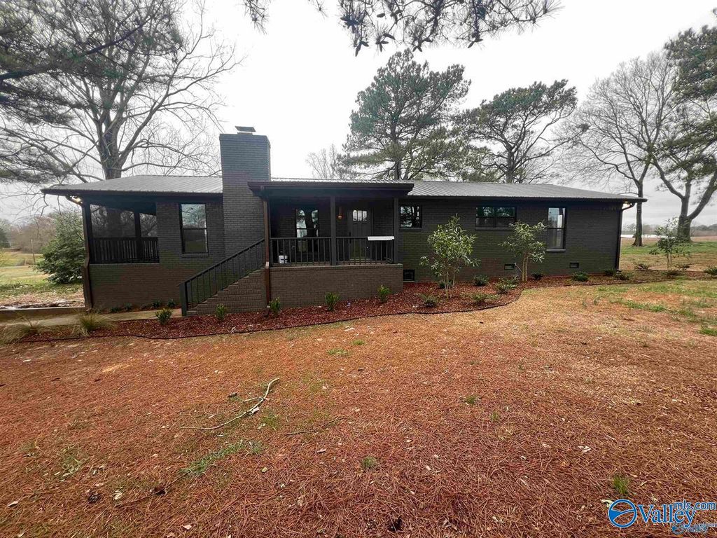747 W Harrelson Circle, Crossville, AL 35962