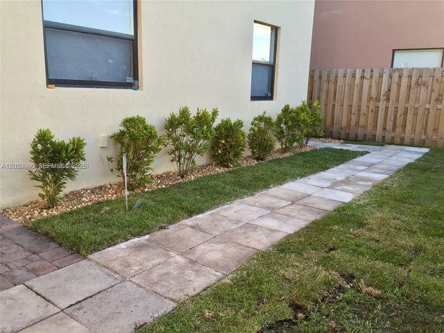 14435 SW 16th Street, Miami, FL 33175