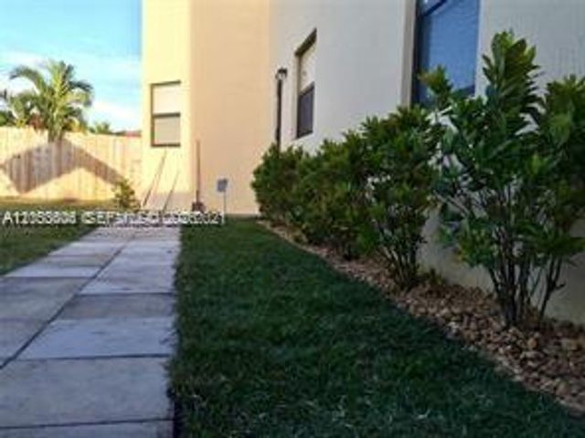 14435 SW 16th Street, Miami, FL 33175