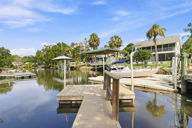 11271 W Coral Court, Crystal River, FL 34429