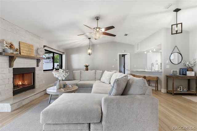 11271 W Coral Court, Crystal River, FL 34429