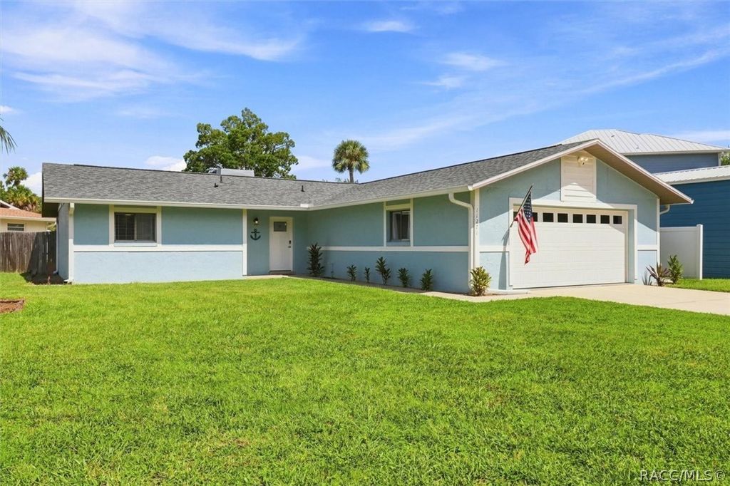 11271 W Coral Court, Crystal River, FL 34429