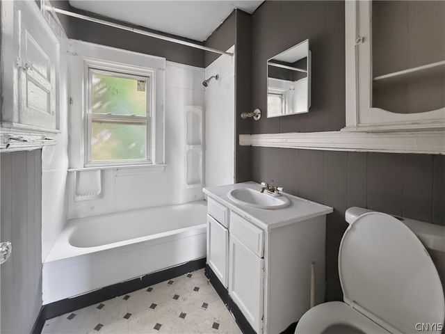 232 Mckinley Avenue, Syracuse, NY 13205