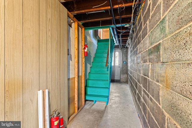 544 FAIRWAY TER, Philadelphia, PA 19128