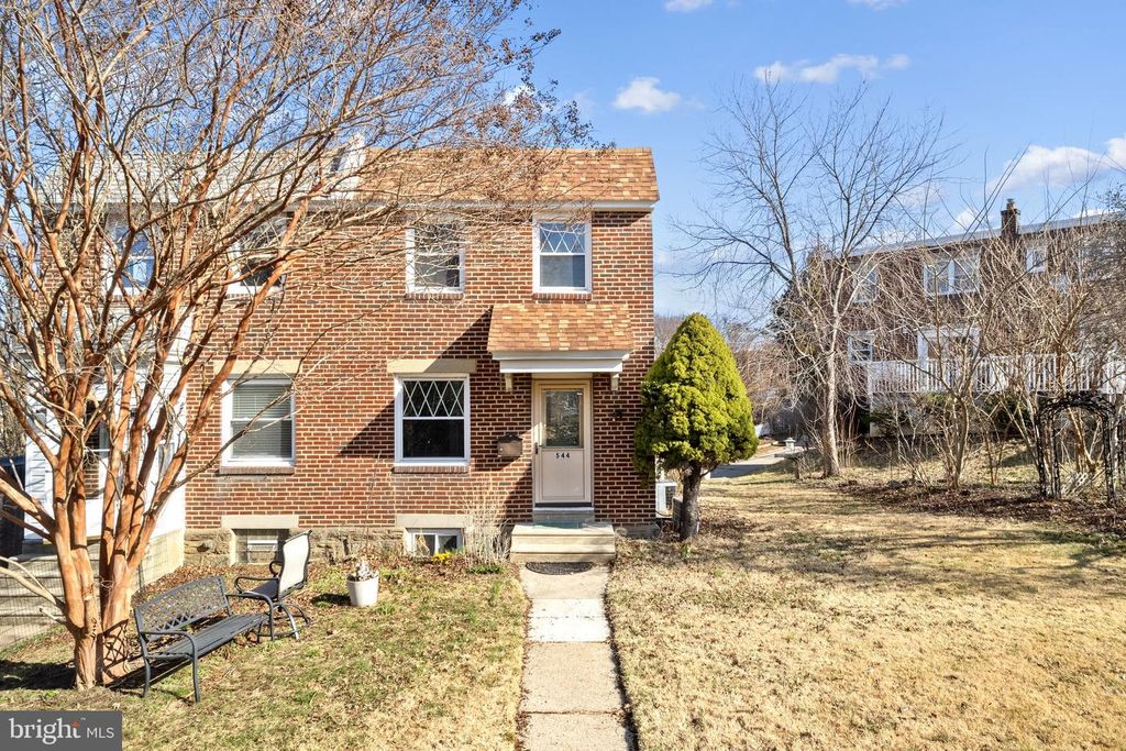 544 FAIRWAY TER, Philadelphia, PA 19128