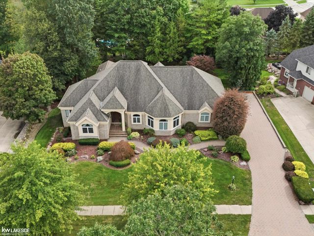 8804 Tournament Drive, Washington Twp, MI 48094