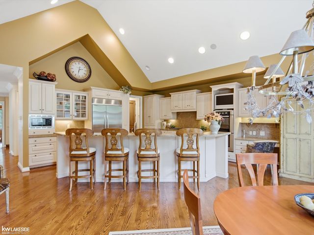 8804 Tournament Drive, Washington Twp, MI 48094