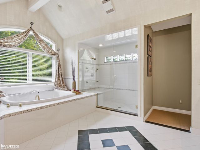 8804 Tournament Drive, Washington Twp, MI 48094