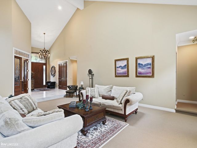 8804 Tournament Drive, Washington Twp, MI 48094