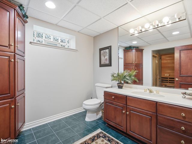 8804 Tournament Drive, Washington Twp, MI 48094