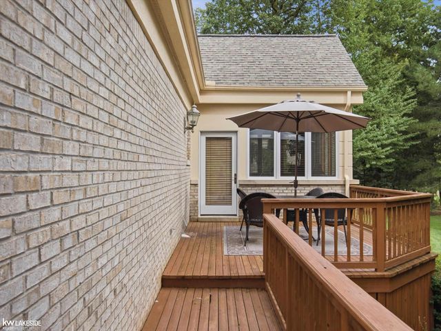 8804 Tournament Drive, Washington Twp, MI 48094